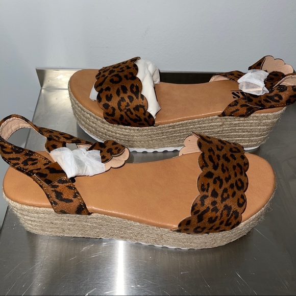 AMS Espadrille Platform Sandals in Leopard - Picture 3 of 9